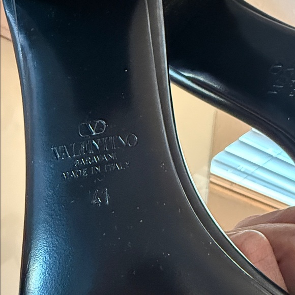 🔥Valentino Garavani Vlogo Cut-Out Slide Sandal In Calfskin 60MM🔥 - Picture 8 of 12